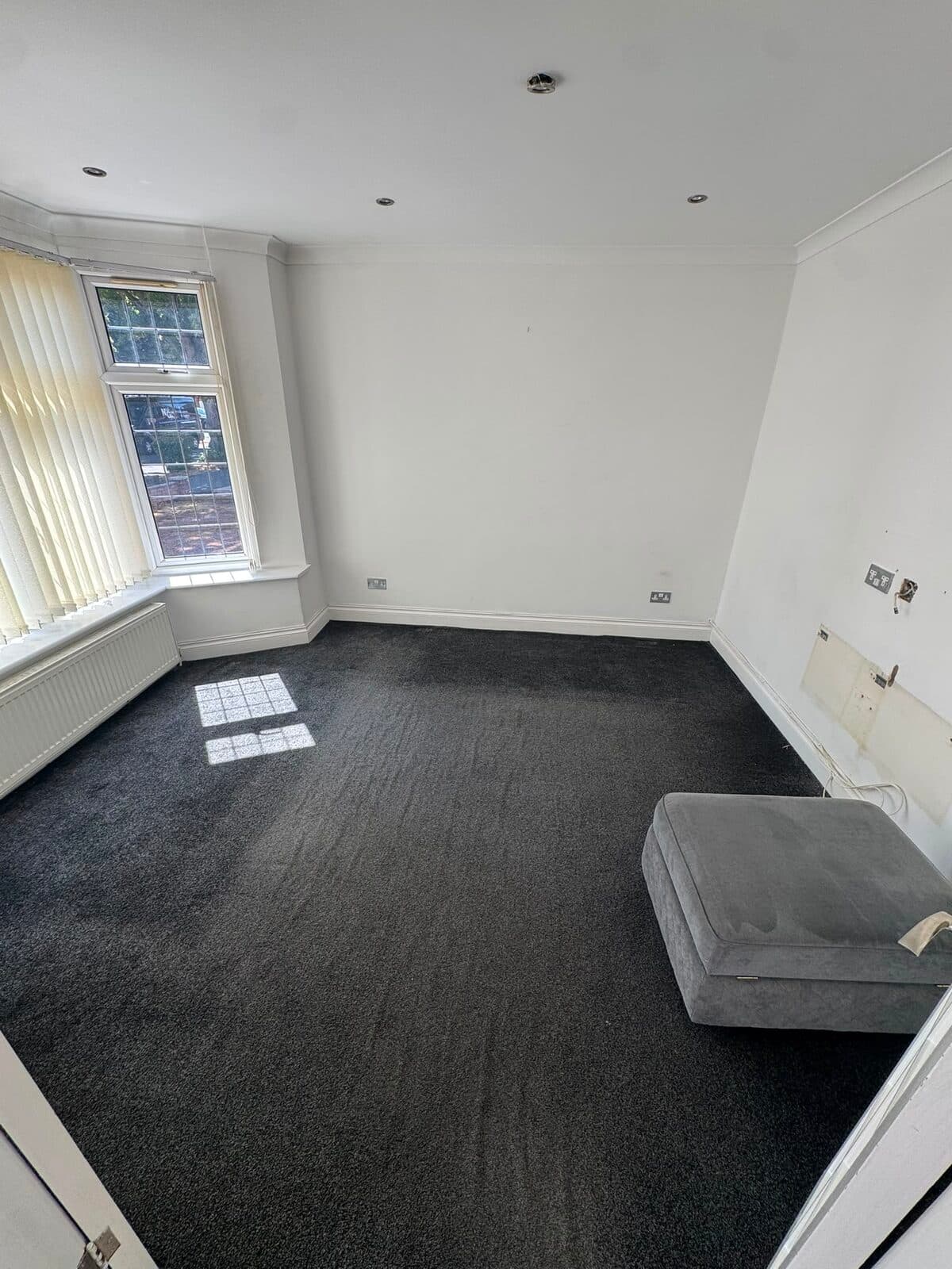 Front room left clear and empty once loading finished on the Luton house move